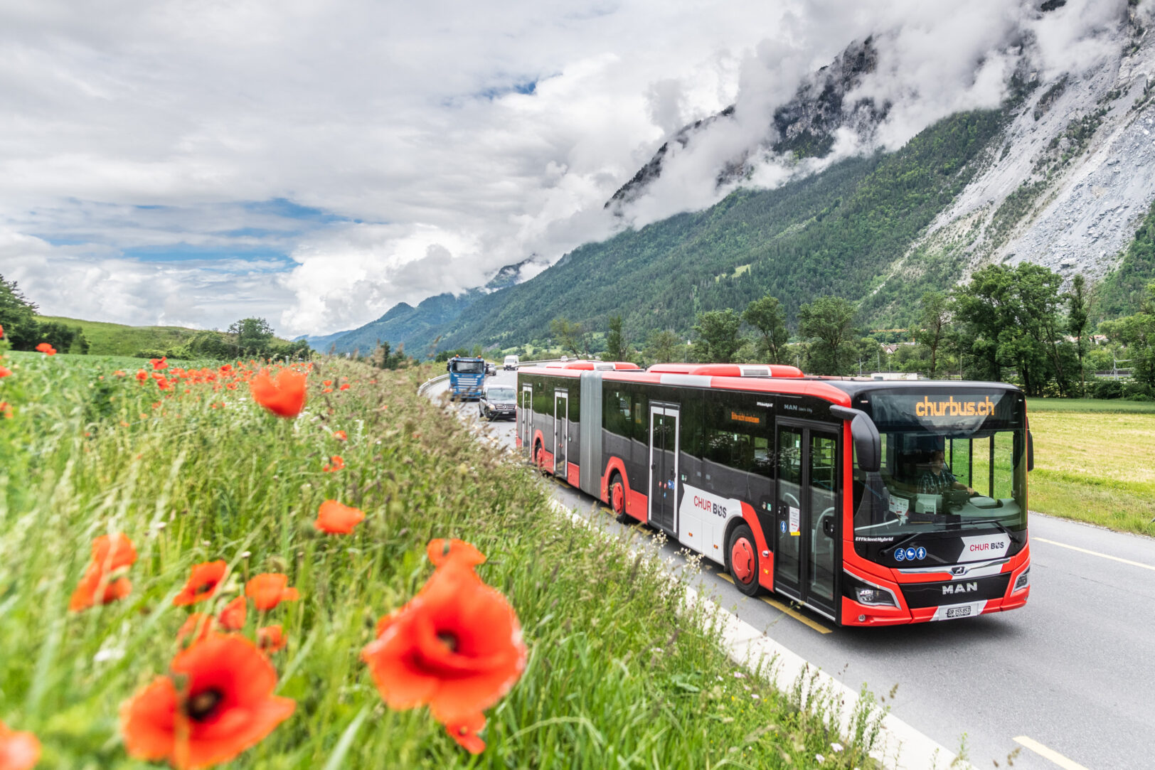 Chur Bus von Felsberg Richtung Chur unterwegs